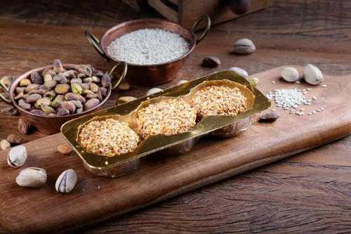 Vista 3 de Snacklava - Galletas de pistacho y sésamo, paquete de 6 (54 piezas)