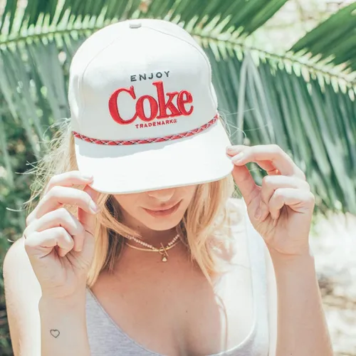 Vista 3 de AMERICAN NEEDLE Coca Cola - Gorra de béisbol ajustable para cola, color clásico