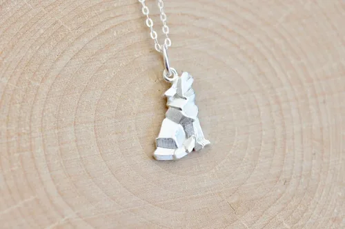 Vista 4 de Collar de lobo de origami con cadena de plata de ley de 16