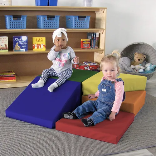 Vista 3 de FDP SoftScape - Gimnasio de interiores para bebés y niños pequeños hecho de escalones de espuma suave y PU de colores, ideal para gatear, escalar