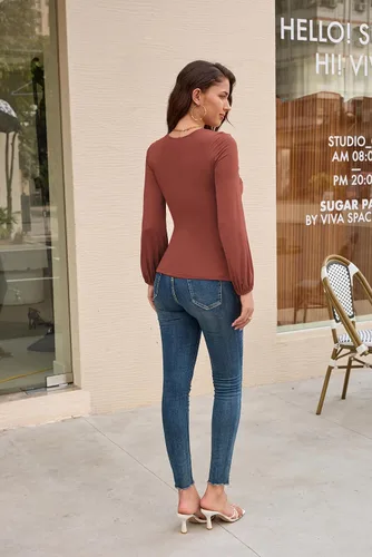 Vista 3 de GRACE KARIN Blusa fruncida elegante para mujer, cuello en V, manga larga, ajustada