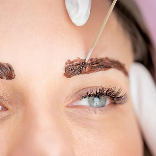 Vista 5 de 500 hisopos de algodón puntiagudos de 4 pulgadas, aplicadores de punta de algodón microblading de precisión, suministros permanentes para tatuajes