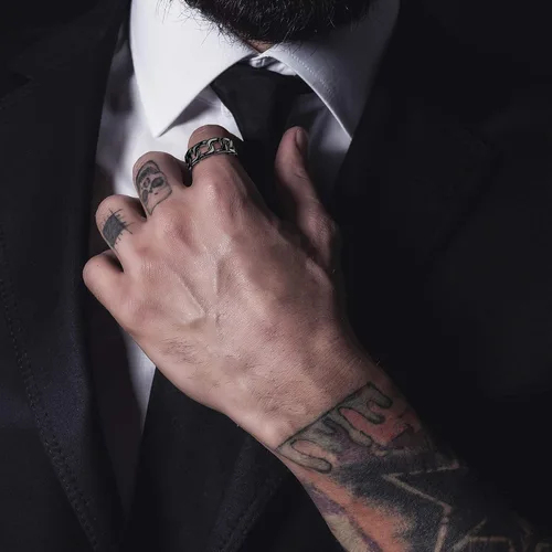 Vista 5 de THUNARAZ Anillo de titanio de acero inoxidable para la ansiedad para mujeres y hombres anillos giratorios negros para la ansiedad juego de anillos