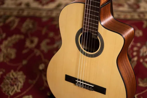 Vista 8 de Cordoba C1M-CE - Guitarra clásica electroacústica con cuerdas de nailon, Serie Protégé, Natural