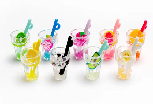 Vista 4 de Aydinids 30 piezas de bebidas de comida en miniatura 1:12 jugo de bebida en miniatura, accesorios de bebida para casa, decoración de bar