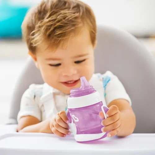 Vista 2 de Munchkin® Gentle™ Transition Sippy Trainer - Vaso de 4 onzas, paquete de 2, morado Púrpura