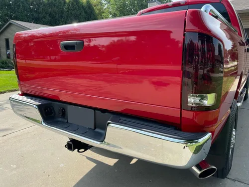Vista 7 de ECOTRIC Conjunto de parachoques trasero compatible con Dodge Ram 1500 2500 3500 W/License 2002-2009, luz de placa de repuesto para CH1103111