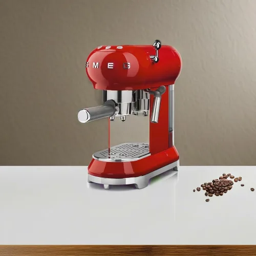 Vista 2 de Smeg Máquina de café estilo retro años 50, Rojo