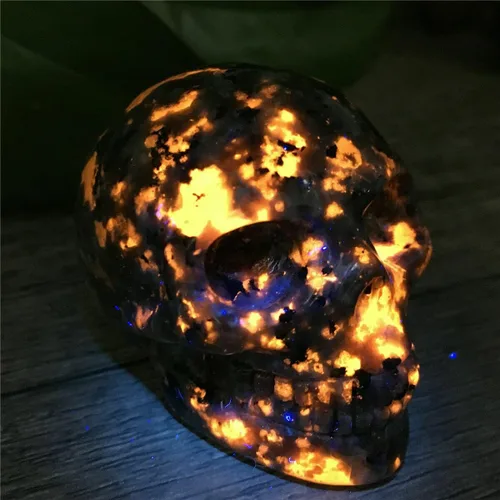 Vista 4 de TEAMWILL 2" Natural Flame's Stone Cuarzo Calavera Cristal Tallado a Mano Curación 1pc