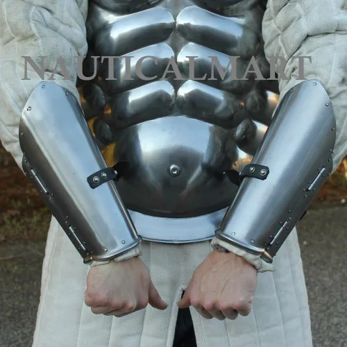 Vista 7 de NauticalMart Cavalier - Armadura caballero medieval con bisagras, 0.56 oz de acero suave y brazaletes funcionales, plateado