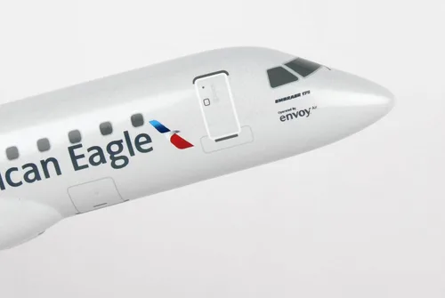Vista 4 de Skymarks Daron American Envoy E175 1/100 (SKR902)