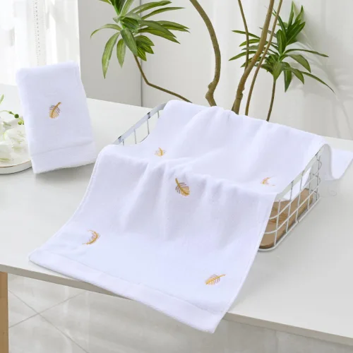 Vista 4 de YiLUOMO Gold Feathers Embroidered Elegant White Hand Towels Super Soft 100% Cotton Highly Absorbent Decorative Hand Towel Set for Bathroom Hotel &