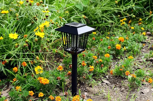 Vista 5 de Nuevo y mejorado Zapper alimentado por energía solar, asesino de insectos voladores mejorado, cuelga o estaca en el suelo, lámpara de jardín