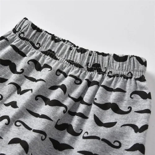 Vista 6 de Conjunto de 3 piezas de ropa para bebés y niños, mameluco con letras, pantalones, sombrero