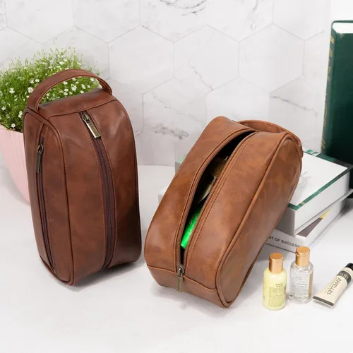 Vista 2 de Glamativity Neceser de cuero personalizado para hombres y mujeres, kit de piel vintage, regalo de cumpleaños y padrinos de boda, bolsa de viaje