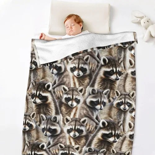 Vista 6 de Manta de franela de 40 x 30 pulgadas con temática de mapaches, manta suave para siesta en el hogar, oficina, para niños, niñas, mujeres, amantes