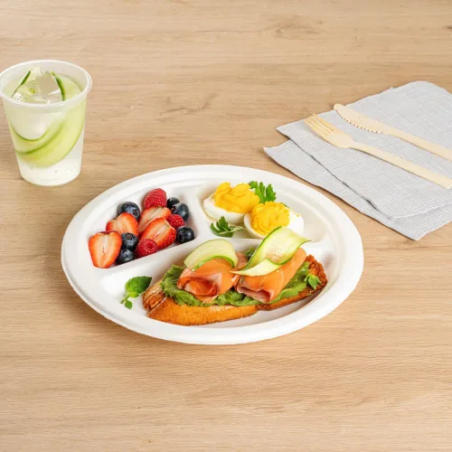 Vista 3 de Restaurantware Platos redondos sin PFAS añadidos de 10.3 x 1 pulgada, 100 platos desechables, sostenibles, 3 compartimentos, platos de bagazo