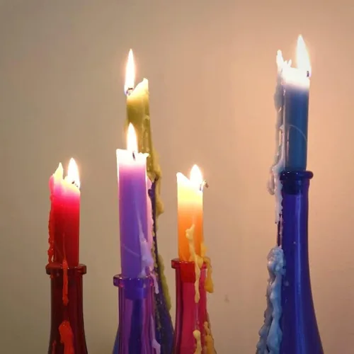 Vista 2 de Candlestock Hippie Drippy Drip Candles - Paquete de 6 velas de goteo para botellas de vino (verde)