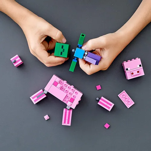 Vista 6 de LEGO Minecraft Pig BigFig and Baby Zombie Character 21157 - Figura de animal de juguete para niños para niños (159 piezas)