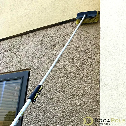 Vista 4 de DOCA - Cepillo de limpieza para poste de extensión de mango largo, escoba al aire libre y cepillo para fregar para suelo de casa, cubierta, patio