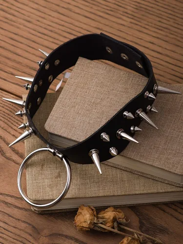Vista 5 de Sacina Gargantilla gótica punk con pinchos, gargantilla de piel sintética negra, regalo de joyería punk gótica para mujeres, hombres, Navidad y Año