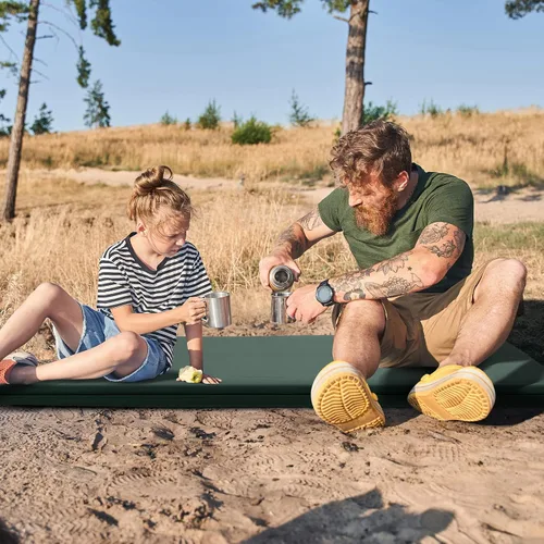 Vista 2 de Tangkula Colchoneta de dormir autoinflable, colchón inflable de 3 pulgadas con valor de 9.5R, tapete de espuma aislante con almohada, almohadilla