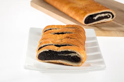 Vista 2 de Día del Profesional Administrativo - Rollo de nueces húngaras - Poppyseed (más de 1.5 libras)