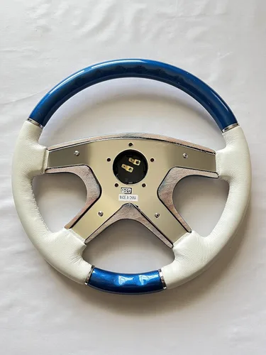 Vista 6 de Raptor Volante de madera azul y cuero blanco de 15
