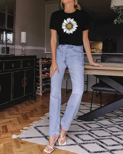 Vista 4 de HERLOLLYCHIPS Camiseta casual de manga corta con cuello redondo y estampado de corazón para mujer, ajuste regular