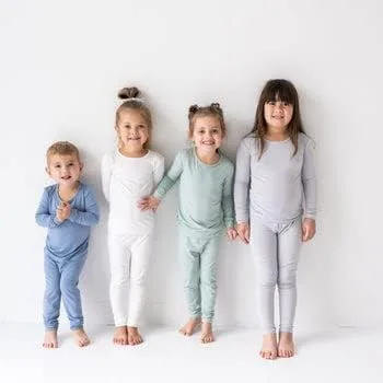 Vista 3 de Juego de pijama para bebé KYTE Baby pijama para niños pequeños hecho de material de rayón de bambú suave