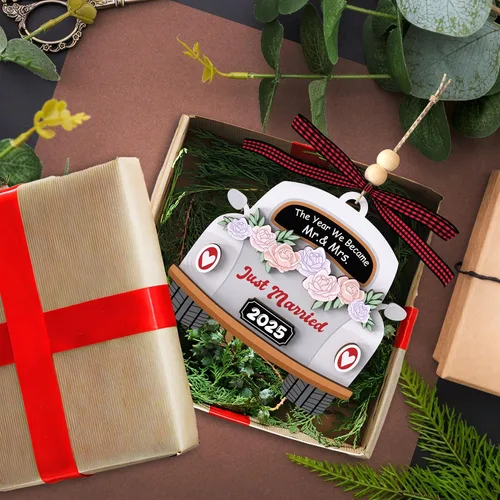Vista 3 de Regalos de boda para parejas 2025 - Adorno colgante de madera para novia y novio, Sr. y Sra. - Decoración de boda, regalo para recién casados