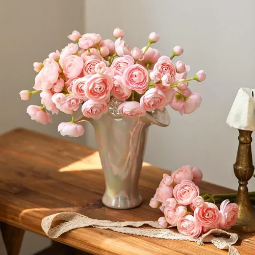 Vista 2 de ASTRYAS Ranunculus Flores artificiales, 18 piezas de seda sintética de color rubor, mini ranúnculo, flores falsas para relleno de boda para ramos