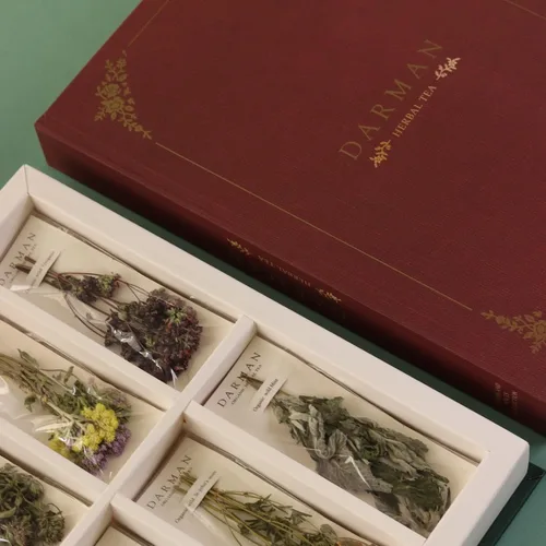 Vista 7 de Té de hierbas armenio No. 2 – Rayos suaves Mezcla de hojas sueltas calmante con tilo, caqui seco, canela y cártamo Caja de regalo de té Wellness