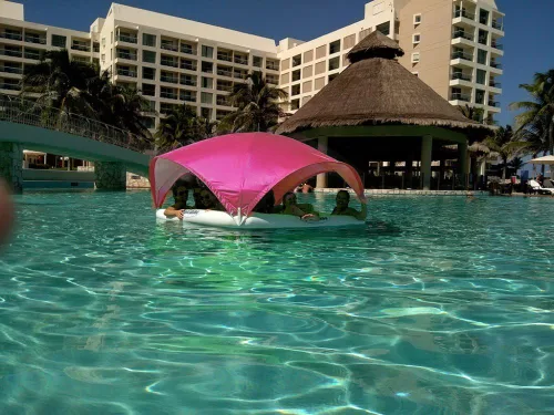 Vista 6 de AquaCabana, la única cabaña flotante para todo el día/todo el mundo para piscinas, playas, lagos y ríos, color azul (PINK)