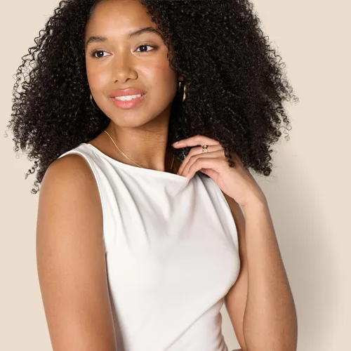 Vista 3 de Amazon Essentials Camiseta sin mangas de algodón ajustada para mujer Blanco