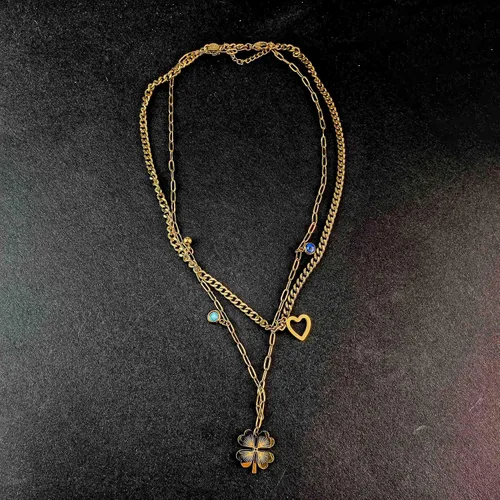 Vista 3 de Collar de cadena de acero inoxidable con inicial apilada y cadena de acero inoxidable para mujer