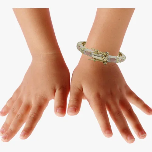Vista 3 de Ivy and Max Brazalete de corazón rosa esmaltado blanco con acabado dorado para niñas, Esmalte, N A