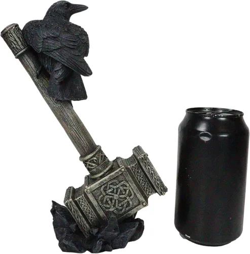 Vista 7 de Ebros Gift Huginn Muninn Odin Raven posado en el martillo de Thor Mjolnir con símbolo de runas y triple cuerno Skaldenmet Figura decorativa nórdica