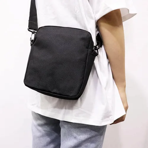Vista 4 de Bolsas de hombro de anime para cosplay, bolsas de mensajero de anime + colgante de juguete de peluche de aguacate para niñas y niños