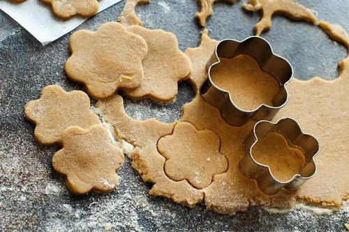 Vista 8 de Fox Run Cortadores de galletas de flores, 6 piezas, Metálico, 3621