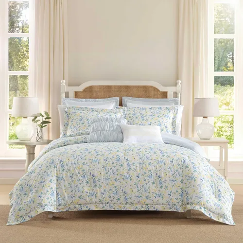 Vista 20 de Laura Ashley - Juego de edredón King, ropa de cama de algodón suave y reversible, juego de cama de peso medio de 7 piezas con fundas de almohada a
