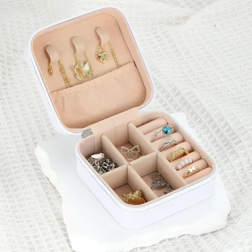 Vista 8 de MJartoria Joyero de viaje, pequeñas cajas de joyería para mujeres y niñas, caja organizadora de joyas portátil blanca, regalos de moda