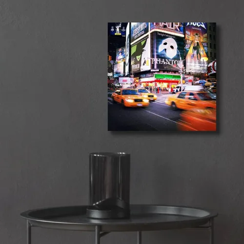 Vista 6 de Epic Art 'NYC Taxi Taxi' por Nina Papiorek, arte de pared de vidrio acrílico, 12 x 12 pulgadas