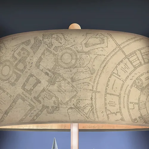 Vista 2 de The Bradford Exchange Lámpara de mesa Harry Potter Castillo de Hogwarts, edición limitada coleccionable, ventanas iluminadas del castillo y pantalla
