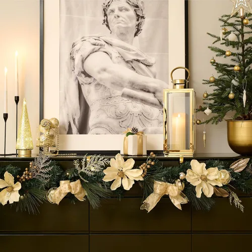Vista 2 de Valery Madelyn Guirnalda de Navidad preiluminada de 6 pies (1.8 m) con luces para repisa, guirnalda de Navidad iluminada para exteriores con bolas