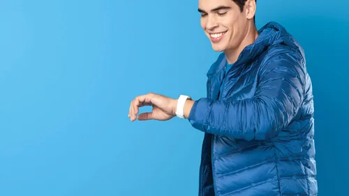 Vista 7 de Fitbit Versa Lite Edition - Reloj inteligente, GPS, talla única (correas S y L incluidas)
