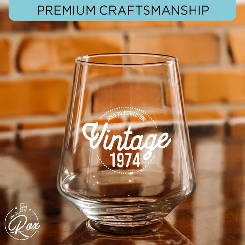 Vista 5 de On The Rox Regalos de 50 cumpleaños para mujeres y hombres – 14 onzas vintage 1974 50 años regalos para mujeres – Copa de vino sin tallo apta