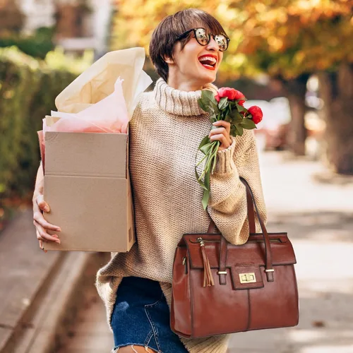 Vista 2 de Banuce Monederos de cuero italiano de grano completo para mujer, bolsos de mano con cierre giratorio de borla, correa desmontable y ajustable