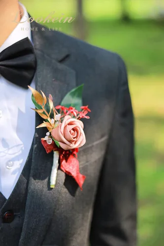 Vista 5 de Lookein Juego de 2 Boutonniere de Boda para Hombre Flores Artificiales Boutonniere de Boda para Novio y Padrinos para Ceremonia de Boda Aniversario