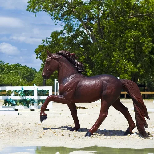 Vista 4 de Safari Ltd. Figura de caballo caminante de Tennessee – Figura realista de 5.25 pulgadas – Juguete educativo para niños, niñas y niños a partir de 3